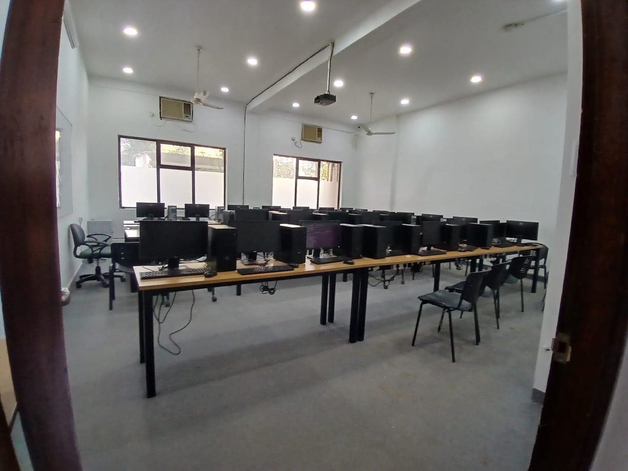 IILM University Gurgaon Academic Building photo 16